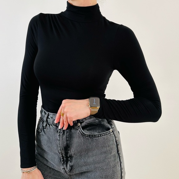 Good American Stretch Jersey Long Sleeve Ruched Turtleneck Bodysuit Black - Picture 10 of 16